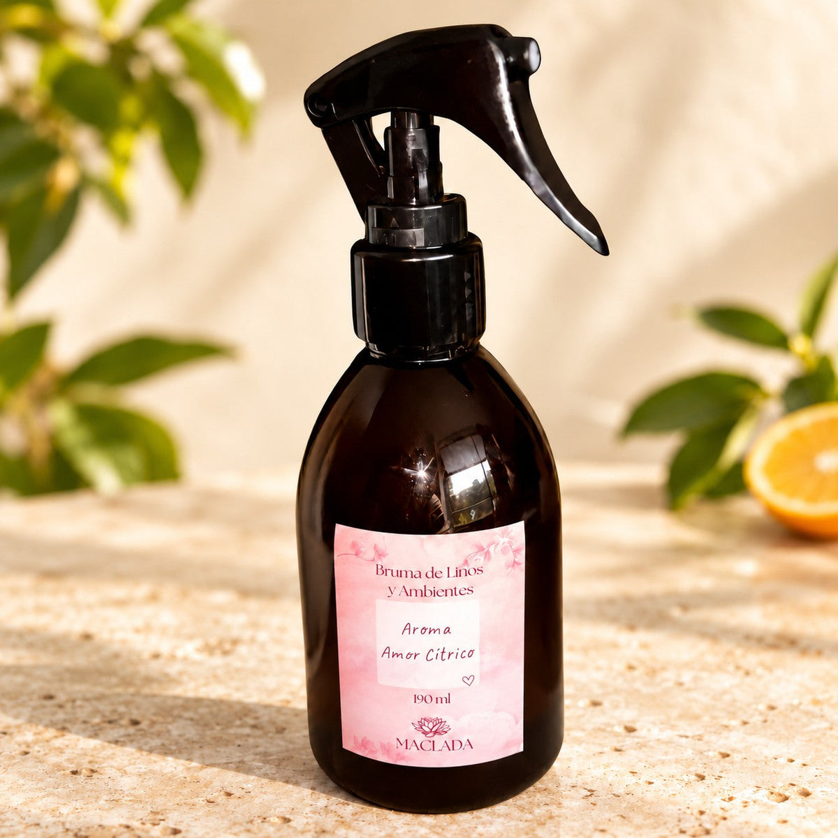 Aroma Amor Cítrico | 190 ml. Fotografía con fondo ambientado para MACLADA.